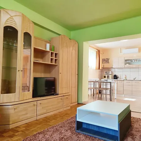 Apartment Park Apartman Heviz